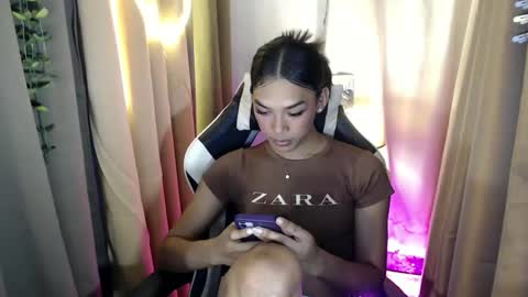 ur_dazzlingmorenaxx online show from November 8, 2025, 1:33 pm