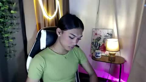 ur_dazzlingmorenaxx online show from November 11, 2025, 6:02 am