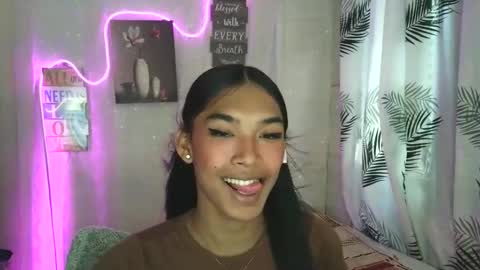 ur_dazzlingmorenaxx online show from March 28, 2026, 3:28 am