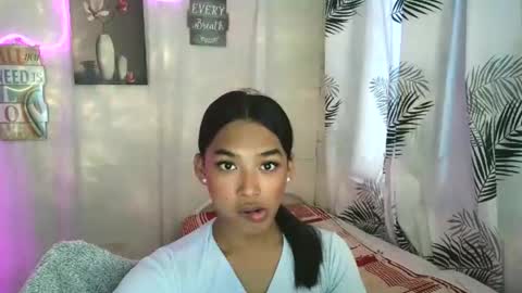 ur_dazzlingmorenaxx online show from April 10, 2026, 2:39 am