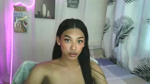 ur_dazzlingmorenaxx online show from May 12, 2026, 3:03 am