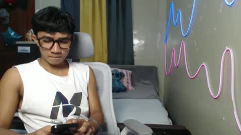 Snapshot of ur_hottestjonny chatting on June 2, 2026, 11:23 am jonny online show from June 2, 2026, 11:23 am