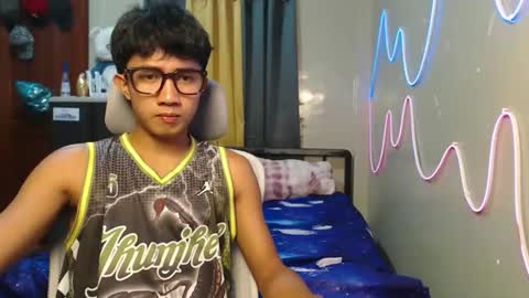Snapshot of ur_hottestjonny chatting on June 8, 2026, 1:00 pm jonny online show from June 8, 2026, 1:00 pm