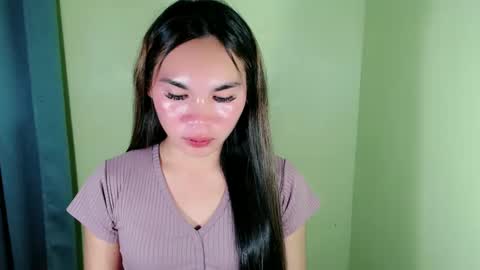 Snapshot of ur_innocent_girlx chatting on February 10, 2025, 9:58 pm QUEENSY online show from February 10, 2025, 9:58 pm