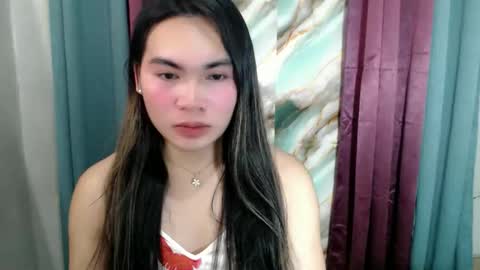 Snapshot of ur_innocent_girlx chatting on September 10, 2025, 2:17 pm QUEENSY online show from September 10, 2025, 2:17 pm