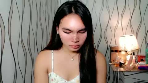 Snapshot of ur_innocent_girlx chatting on September 30, 2025, 12:37 am QUEENSY online show from September 30, 2025, 12:37 am