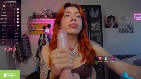 Snapshot of ur_olivia chatting on October 1, 2025, 8:09 am Olivia Kaufman online show from October 1, 2025, 8:09 am