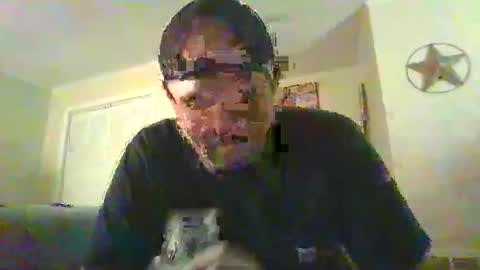 Snapshot of ur_zaddy4now chatting on January 8, 2025, 5:05 am ur_zaddy4now online show from January 8, 2025, 5:05 am