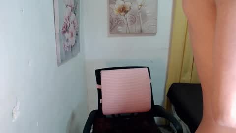 Snapshot of urasian_john20 chatting on October 29, 2025, 8:43 pm urasian_john20 online show from October 29, 2025, 8:43 pm