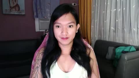 NEWRA  ALLISON online show from December 14, 2025, 8:02 pm