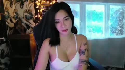 Snapshot of urasiandreamgirlxxx chatting on April 29, 2026, 12:05 am jess online show from April 29, 2026, 12:05 am