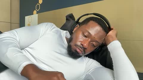 Snapshot of urbandick5 chatting on February 25, 2026, 7:23 pm urbandick5 online show from February 25, 2026, 7:23 pm