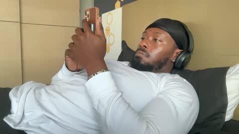 Snapshot of urbandick5 chatting on March 1, 2026, 12:07 pm urbandick5 online show from March 1, 2026, 12:07 pm