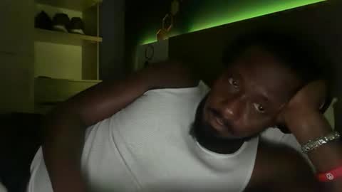 Snapshot of urbandick5 chatting on March 4, 2026, 9:48 am urbandick5 online show from March 4, 2026, 9:48 am