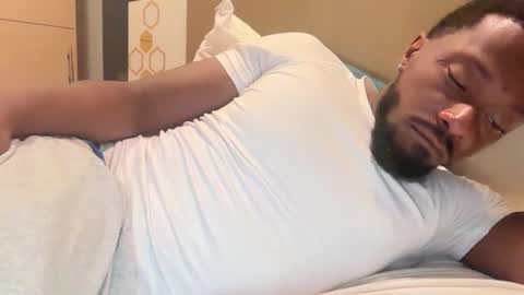 Snapshot of urbandick5 chatting on March 5, 2026, 10:44 am urbandick5 online show from March 5, 2026, 10:44 am