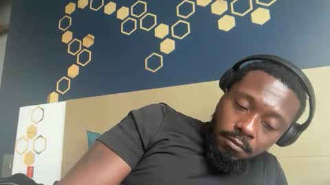 Snapshot of urbandick5 chatting on March 17, 2026, 12:30 pm urbandick5 online show from March 17, 2026, 12:30 pm