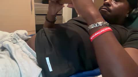 Snapshot of urbandick5 chatting on March 25, 2026, 10:32 am urbandick5 online show from March 25, 2026, 10:32 am