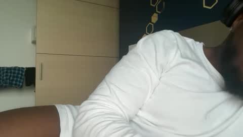 Snapshot of urbandick5 chatting on March 27, 2026, 11:21 am urbandick5 online show from March 27, 2026, 11:21 am