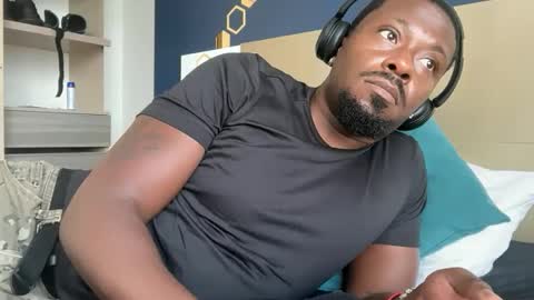 Snapshot of urbandick5 chatting on April 1, 2026, 1:41 pm urbandick5 online show from April 1, 2026, 1:41 pm