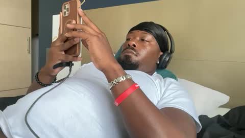 Snapshot of urbandick5 chatting on April 3, 2026, 2:04 pm urbandick5 online show from April 3, 2026, 2:04 pm