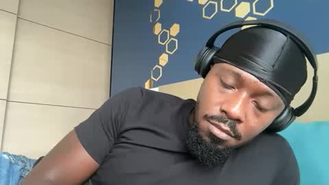 Snapshot of urbandick5 chatting on April 8, 2026, 4:29 pm urbandick5 online show from April 8, 2026, 4:29 pm