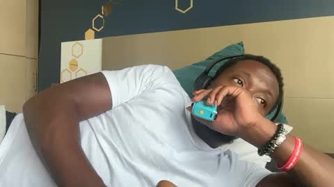 Snapshot of urbandick5 chatting on April 11, 2026, 12:53 pm urbandick5 online show from April 11, 2026, 12:53 pm