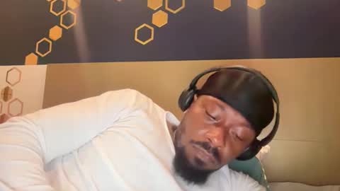 Snapshot of urbandick5 chatting on April 12, 2026, 6:07 am urbandick5 online show from April 12, 2026, 6:07 am