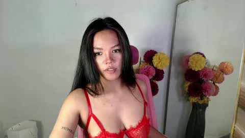 Snapshot of urbeautifulnightmare chatting on December 24, 2024, 7:00 pm venice online show from December 24, 2024, 7:00 pm