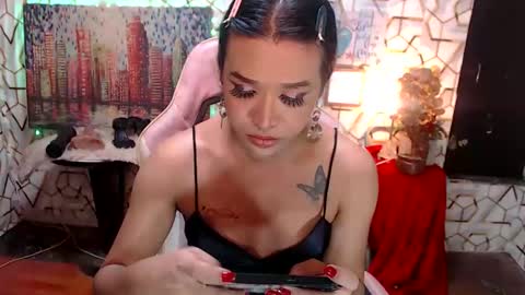 Queen lucy online show from May 20, 2026, 6:03 pm