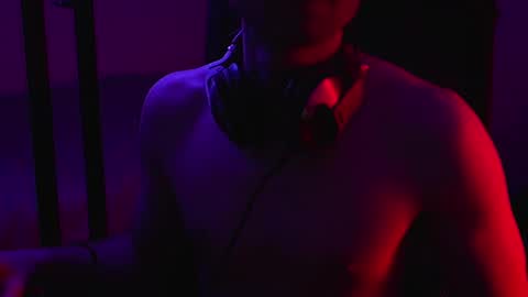 urboytoy_512 online show from November 8, 2025, 5:34 pm