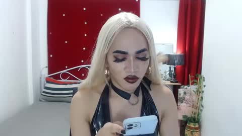 Snapshot of urcumgirlasiants chatting on February 13, 2025, 7:10 pm KENDALL online show from February 13, 2025, 7:10 pm