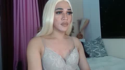 KENDALL online show from April 12, 2026, 3:17 pm