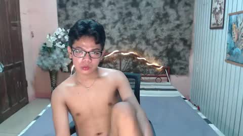 urdreamboy_doms online show from July 6, 2026, 5:04 pm