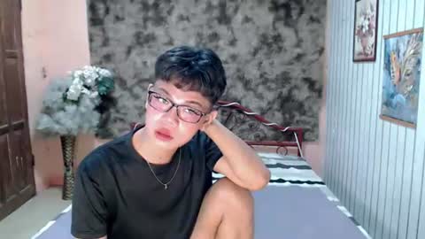 urdreamboy_doms online show from July 12, 2026, 4:25 am