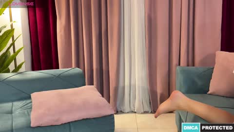 Snapshot of urgoddessjenny chatting on December 28, 2024, 8:36 pm Jenny online show from December 28, 2024, 8:36 pm