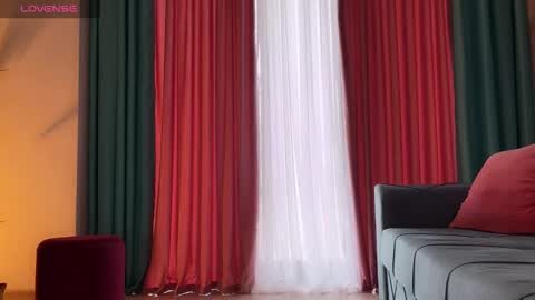 Snapshot of urgoddessjenny chatting on September 11, 2025, 12:27 pm Jenny online show from September 11, 2025, 12:27 pm