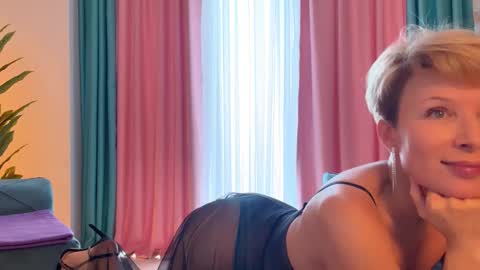 Snapshot of urgoddessjenny chatting on October 15, 2025, 12:05 pm Jenny online show from October 15, 2025, 12:05 pm