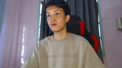 urhot_johny online show from April 7, 2026, 10:42 pm