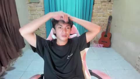 urhotasian_johnfikexx online show from June 2, 2026, 4:47 am