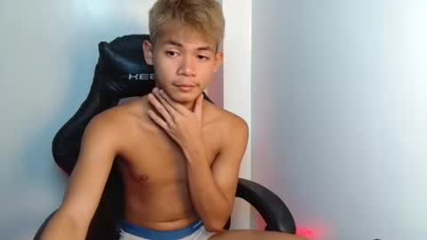 Snapshot of urhotpinoy_izaac chatting on October 8, 2025, 3:09 pm simeon ulok online show from October 8, 2025, 3:09 pm