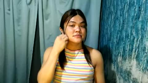 Snapshot of urhottie_bella chatting on July 7, 2026, 8:02 pm urhottie_bella online show from July 7, 2026, 8:02 pm