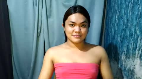 Snapshot of urhottie_bella chatting on July 25, 2026, 9:07 am urhottie_bella online show from July 25, 2026, 9:07 am