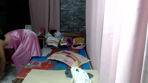 urhotvivian11 online show from December 22, 2025, 8:28 pm