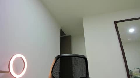 urimare_south online show from January 19, 2025, 2:25 am