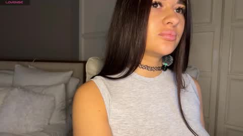 Snapshot of urlillshy chatting on October 20, 2025, 1:06 am Kristina online show from October 20, 2025, 1:06 am