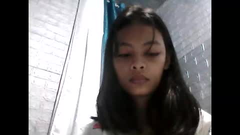 juliana online show from December 17, 2025, 3:29 pm