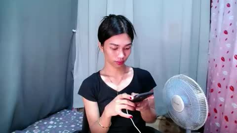 urloverjasmine_xx online show from May 15, 2026, 11:56 pm