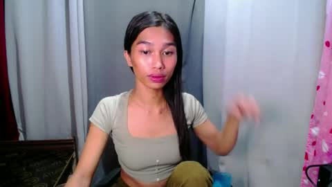 urloverjasmine_xx online show from June 26, 2026, 12:31 pm