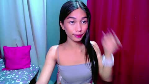 urloverjasmine_xx online show from July 8, 2026, 1:59 pm