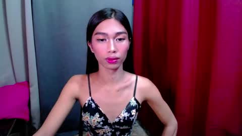 urloverjasmine_xx online show from July 23, 2026, 7:17 am